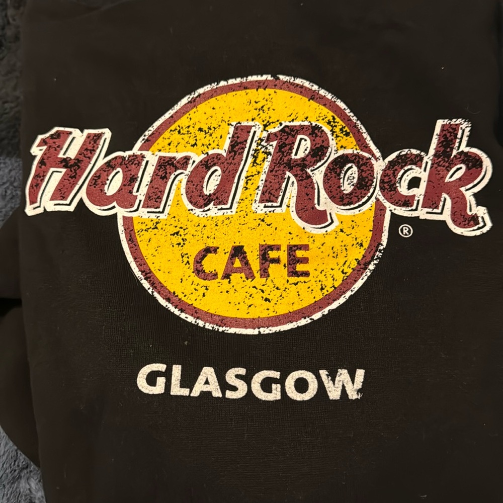 Black Hard Rock Cafe sweatshirt